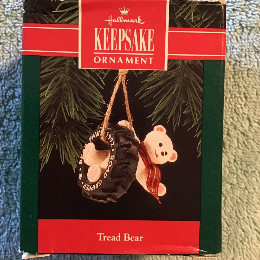 Hallmark Keepsake Ornament 1992 Tread Bear!